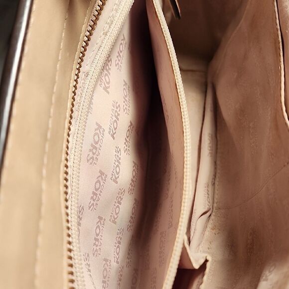 Michael Kors Biege Vivianne Patent Messenger Bag - Picture 13 of 14